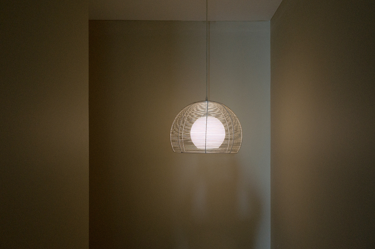 楼道的灯虽然暗,但还是会给我“安全感”