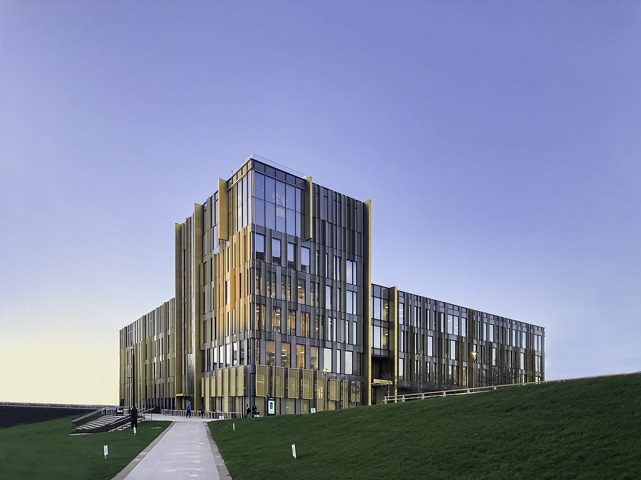 【栾波建筑摄影】英国伯明翰大学里的红砖建筑群_建筑摄影师栾波-站酷