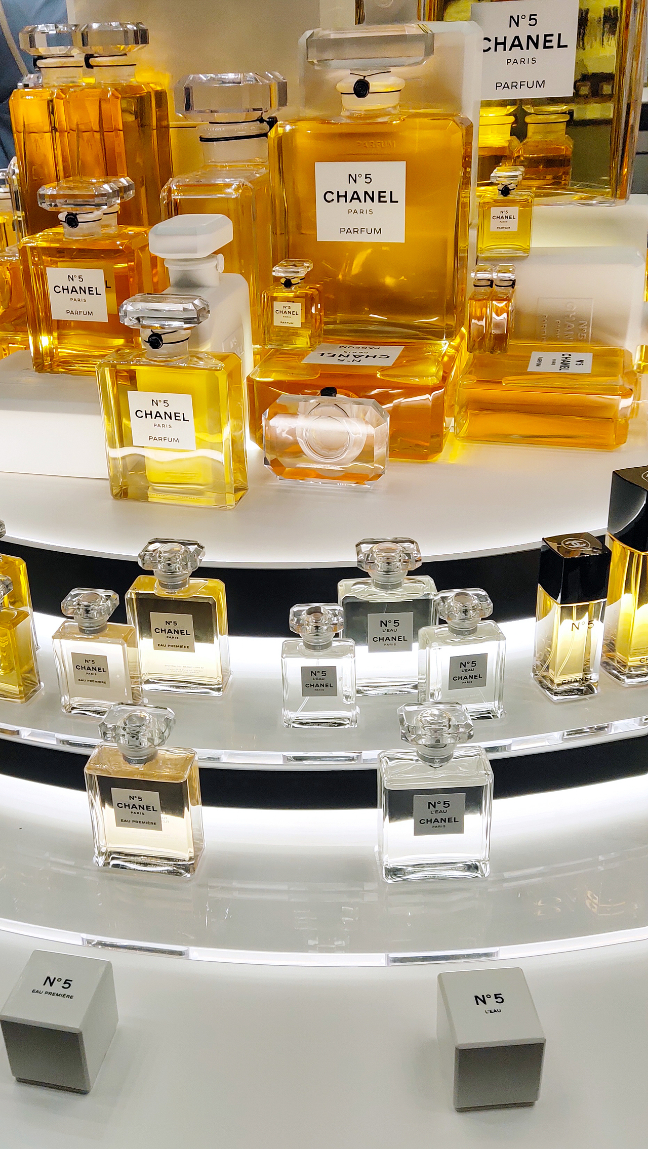 上海西岸艺术中心 感知香奈儿香水展