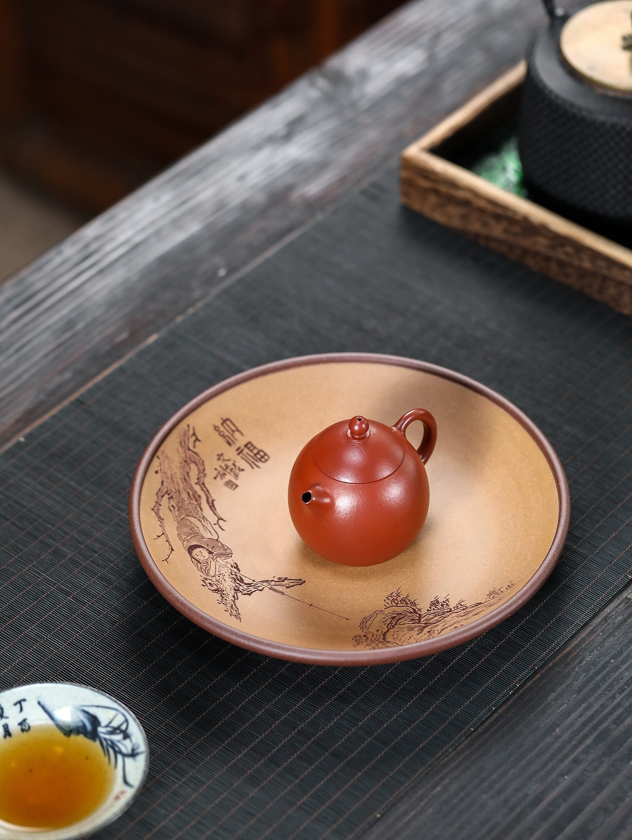 紫砂盘子 刻绘漂亮