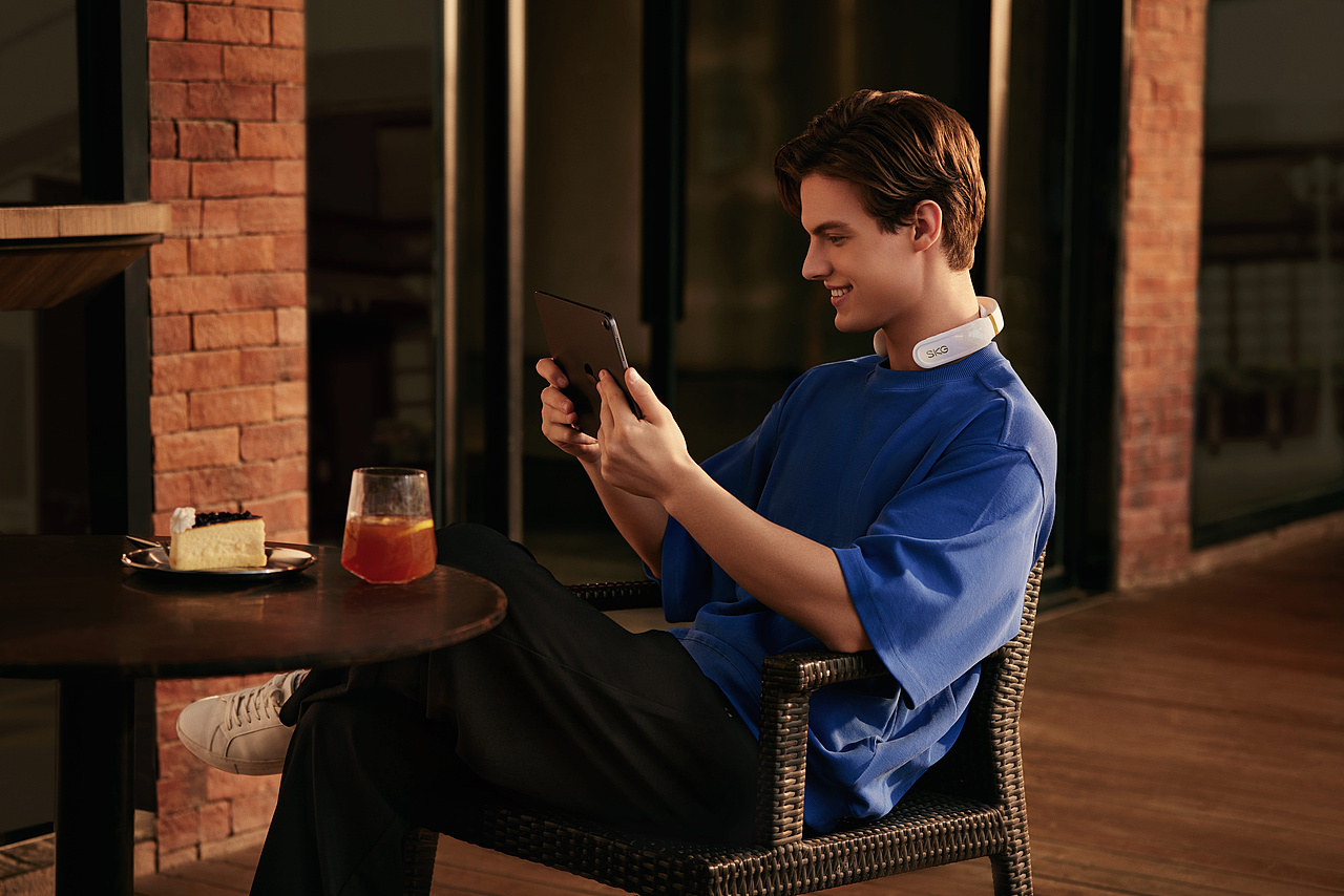 按摩儀拍攝｜SKG（圖ZMzMyODQ0OTk2） - 產(chǎn)品攝影 - 站酷設(shè)計師IN9產(chǎn)品攝影原創(chuàng)素材 - 站酷ZCOOL