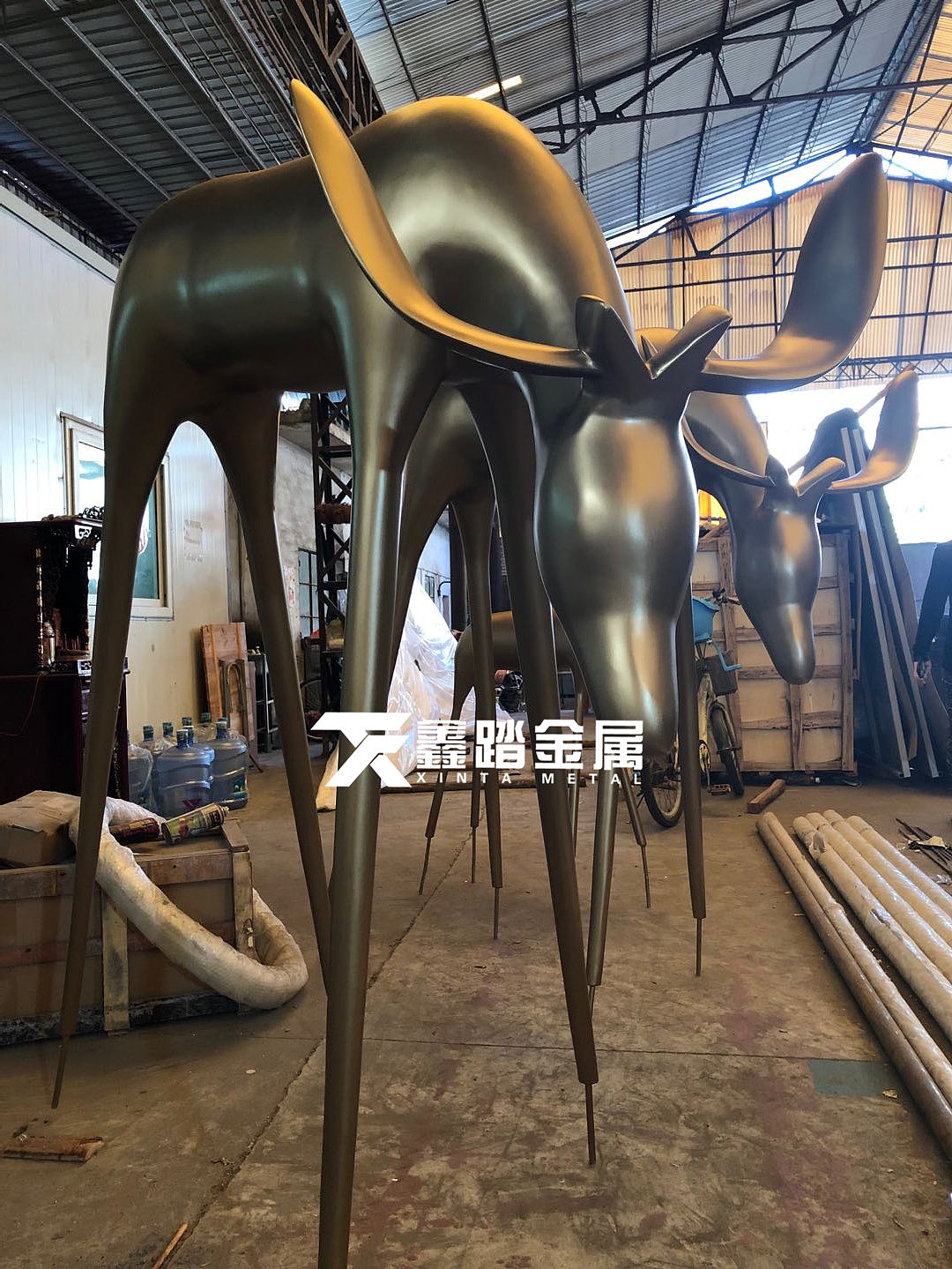 现代公园景观抽象不锈钢鹿群雕塑 定制动物不锈钢小品