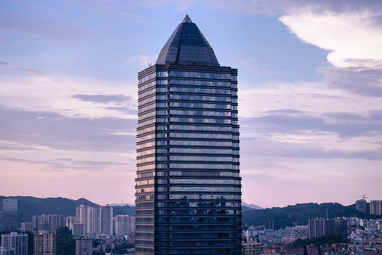 贵阳的完美夕阳和彩虹