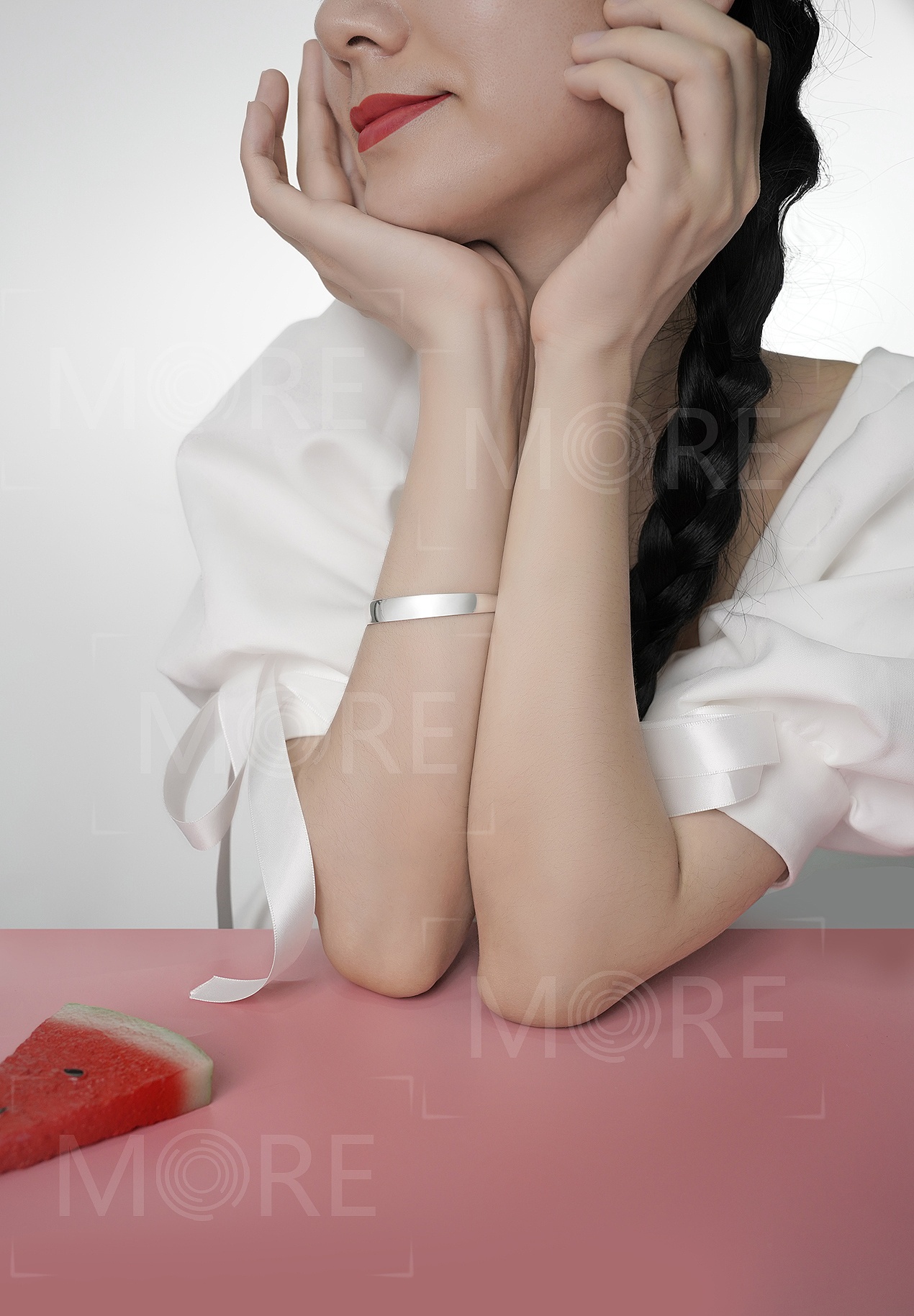 手鐲拍攝（圖ZMzA2NzU2Mjk2） - 產(chǎn)品攝影 - 站酷設(shè)計(jì)師茉香4溢原創(chuàng)素材 - 站酷ZCOOL