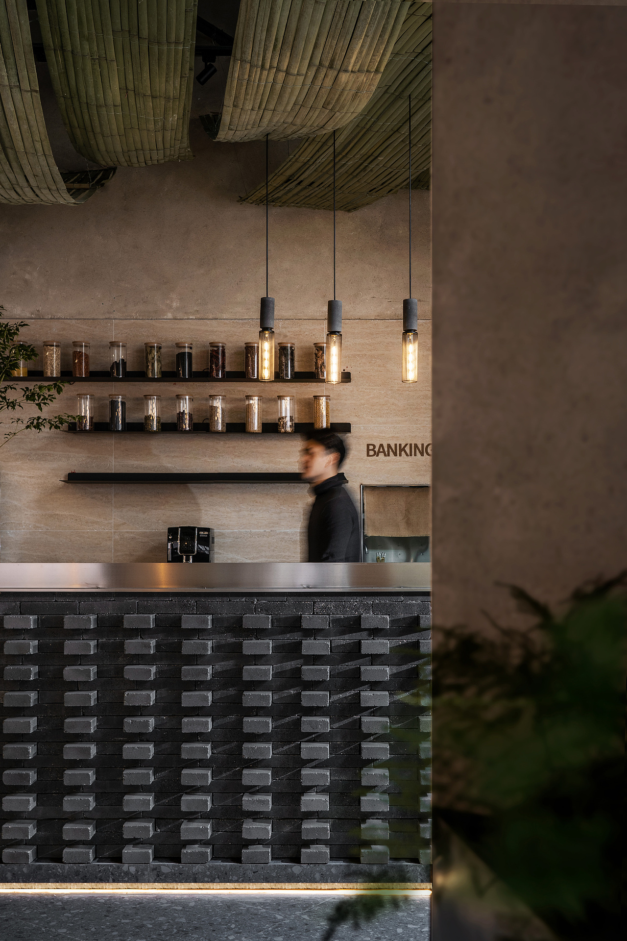 2022日本IDPA国际先锋设计大奖银奖作品梁裕基十二泰猪