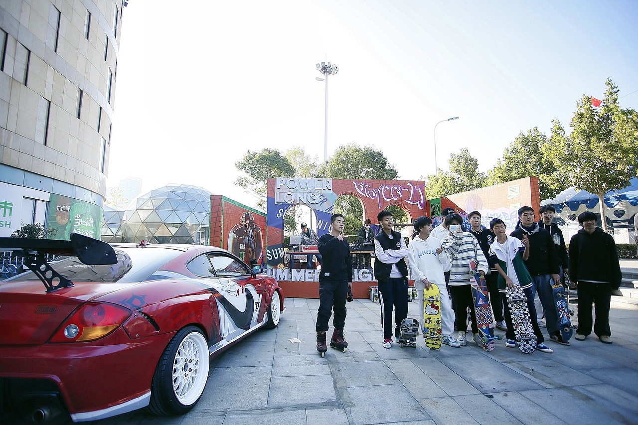 宝龙广场美丽滨城-抖音城市嘉年华（图ZMzEyNzQ4MjYw） - 时尚/艺术摄影 - 站酷设计师老山叔Sion原创素材 - 站酷ZCOOL