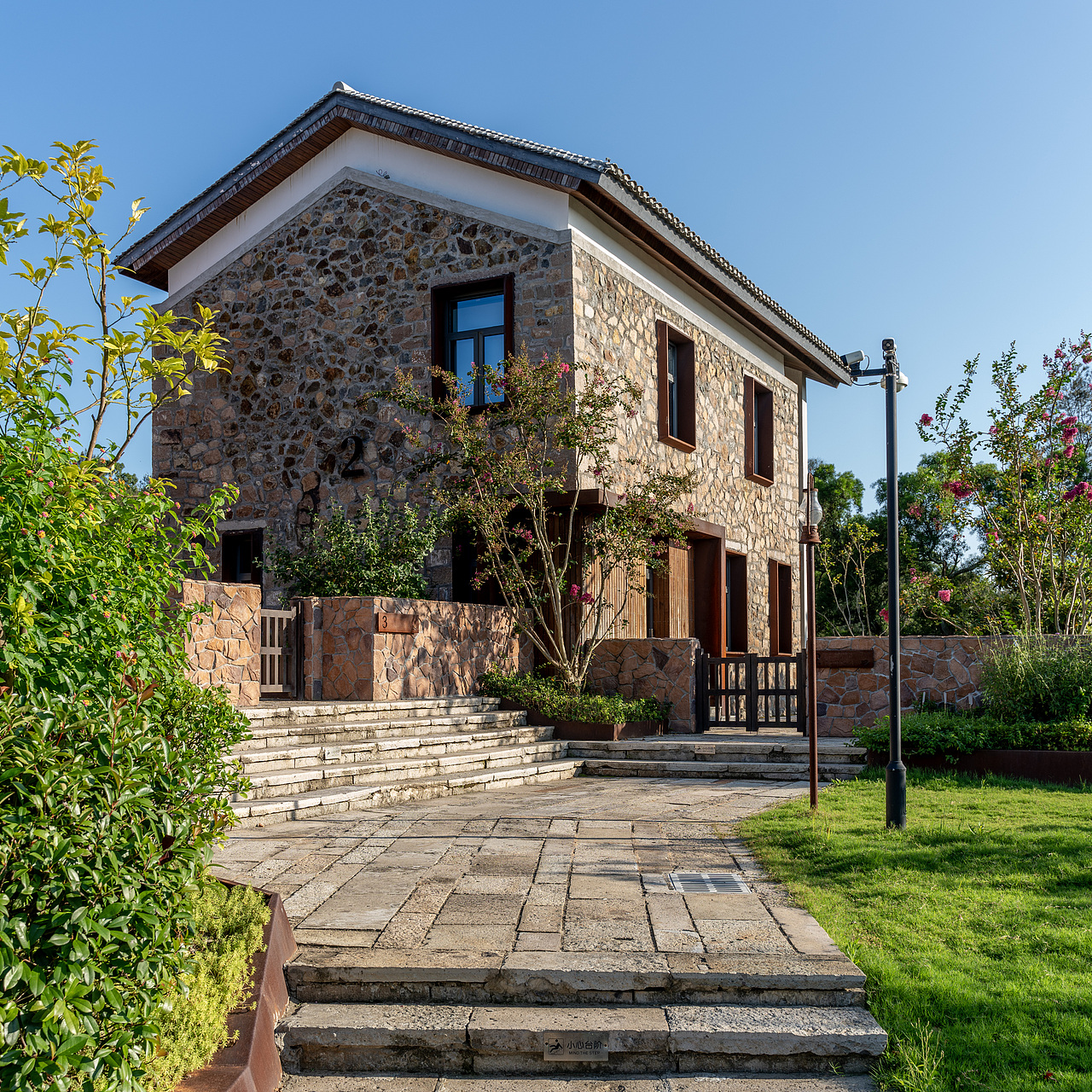 海邊的石頭酒店（圖ZMzUyMjk2Nzc2） - 環(huán)境/建筑攝影 - 站酷設(shè)計(jì)師驚風(fēng)wjf原創(chuàng)素材 - 站酷ZCOOL