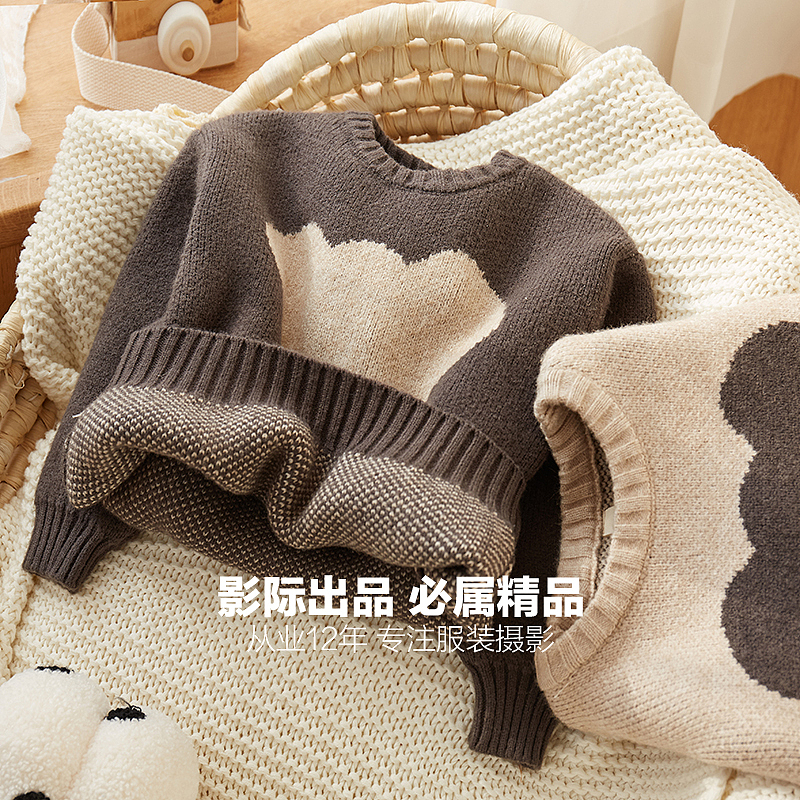 摇篮里的毛衣#场景创意拍#平铺挂拍（图ZMzIyNzQ0MzEy） - 产品摄影 - 站酷设计师童装服装电商摄影原创素材 - 站酷ZCOOL