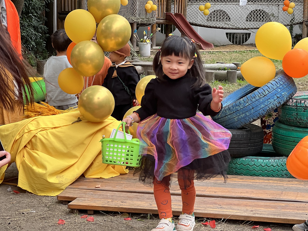 艺术美学｜空间布景·《秋日橙色派对》主大厅布景（图ZMzM0MTU1MjI0） - 雕塑 - 站酷设计师艺术美学张汉卿原创素材 - 站酷ZCOOL