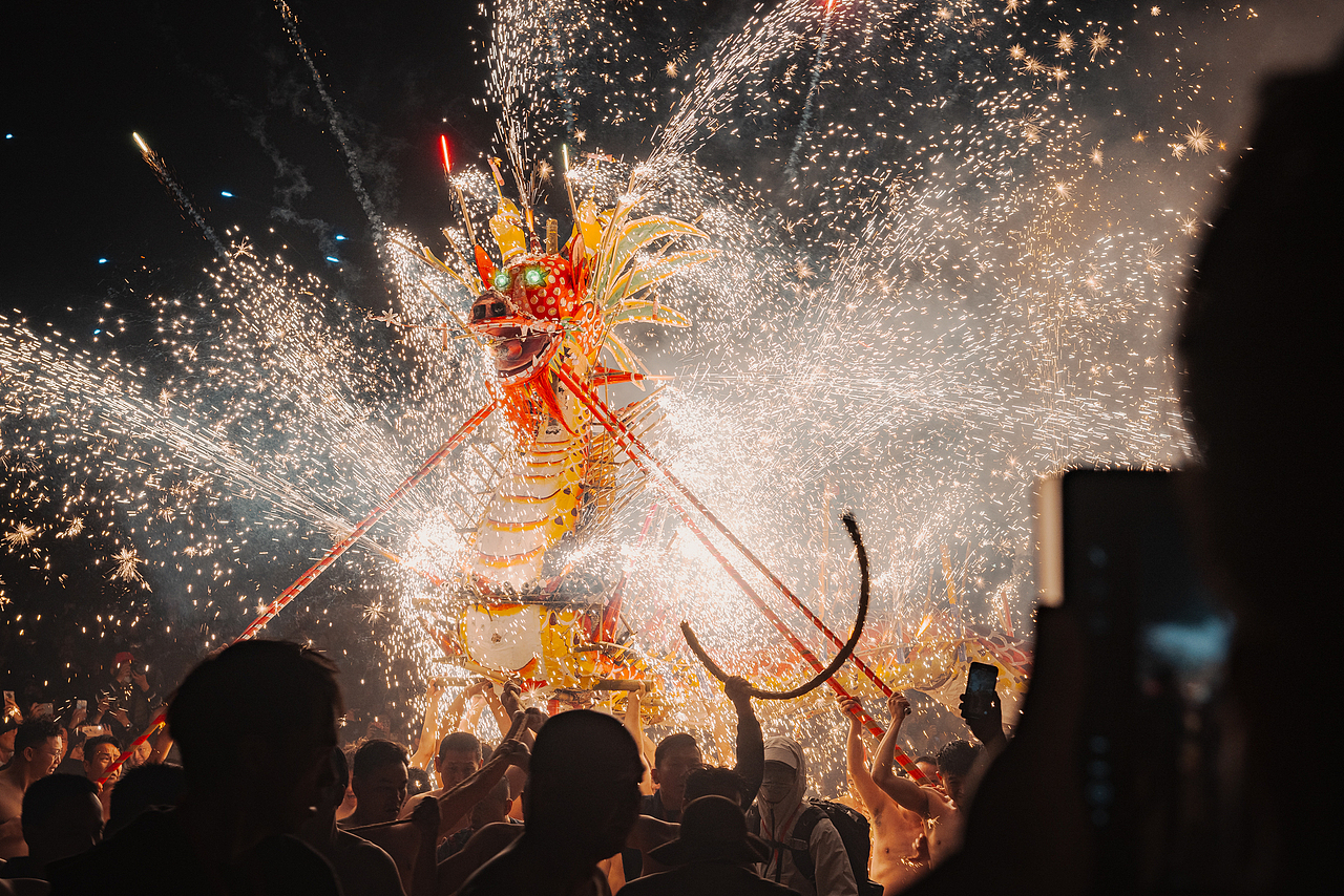 丰顺埔寨烧火龙（图ZMzYyNzExODI0） - 人文/纪实摄影 - 站酷设计师摄影师陈荣杰原创素材 - 站酷ZCOOL