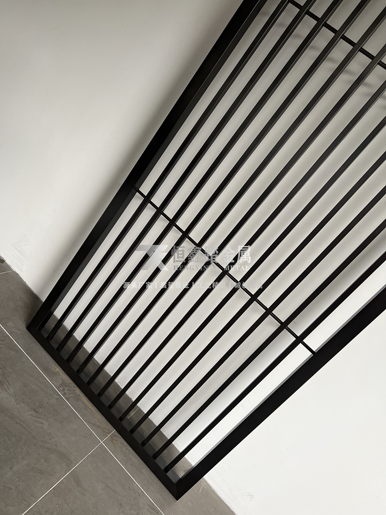 黑钛不锈钢屏风管焊接不锈钢玄关隔断点焊与满焊的区分