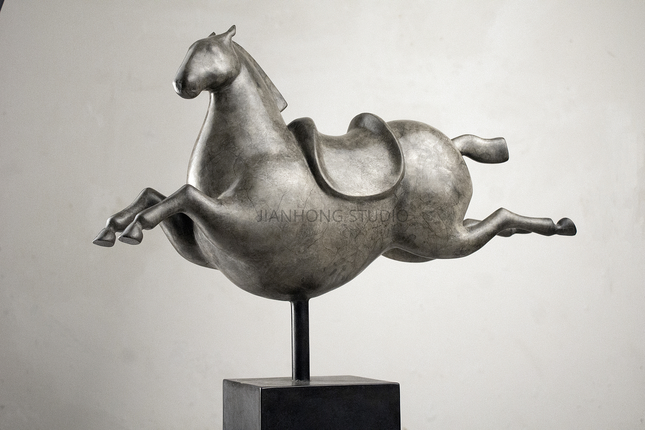 《跃》Leap
43x15x50cm 青铜铸造 2018<br>
