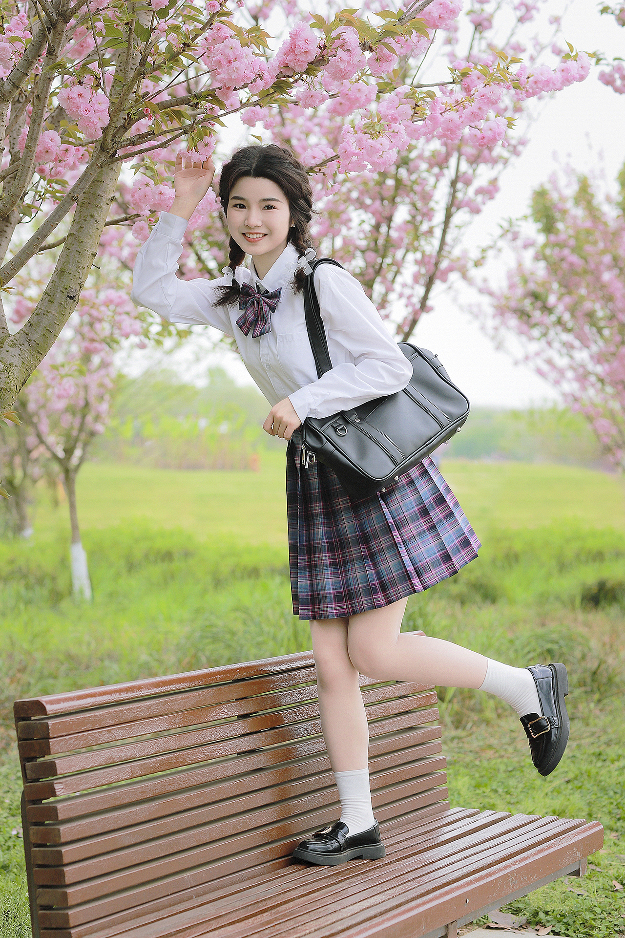 客片｜春日樱花JK少女写真（图ZMzA4OTg3MTAw） - 人像摄影 - 站酷设计师成都摄影安静原创素材 - 站酷ZCOOL