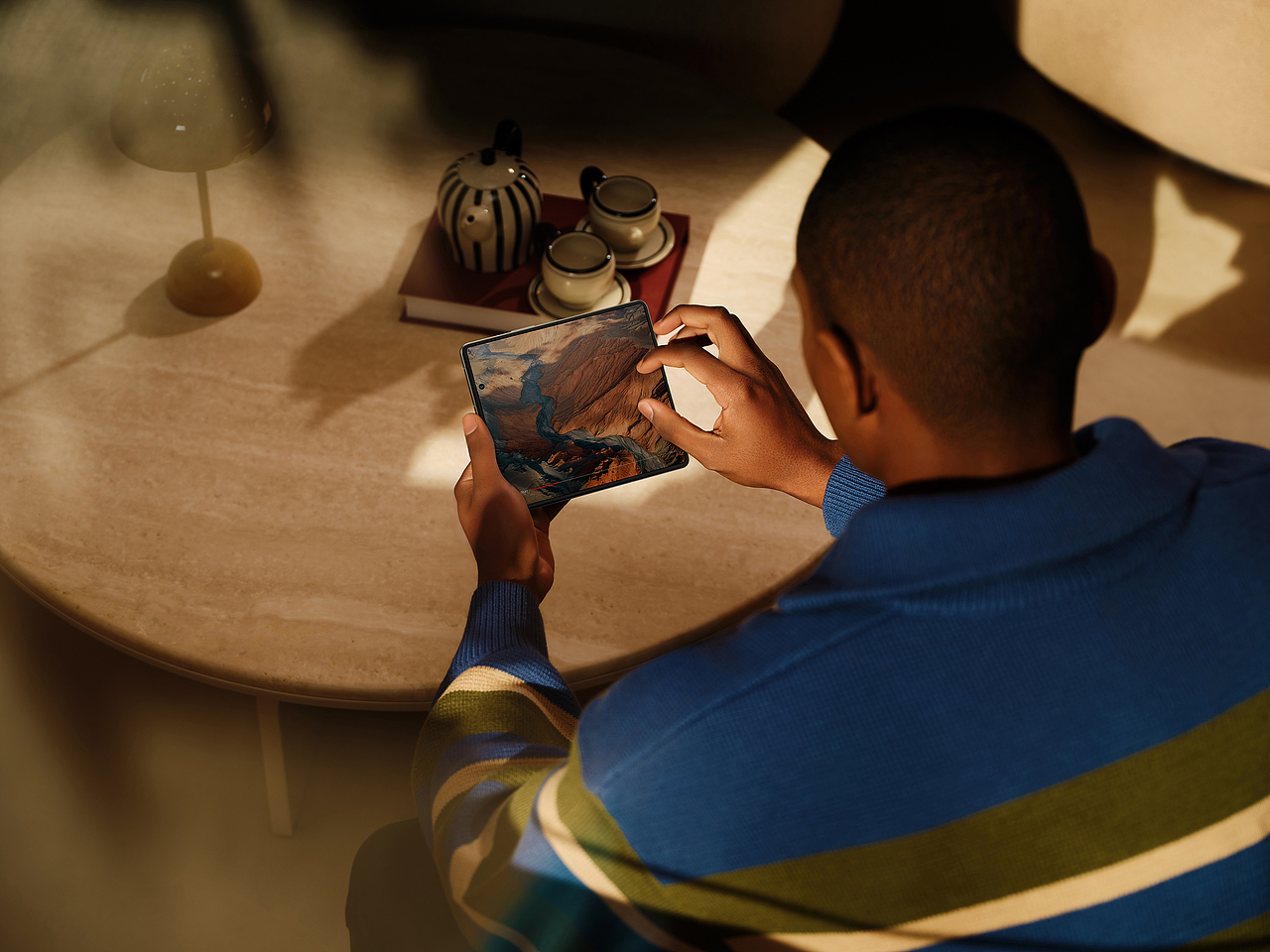 PHANTOM V Fold（图ZMzMyNDYyMTA0） - 人像摄影 - 站酷设计师摄影师张开原创素材 - 站酷ZCOOL