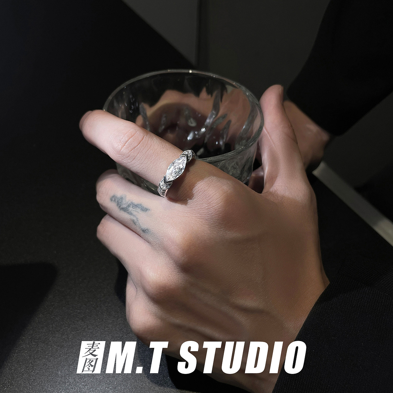 产品摄影 男士饰品拍摄 男士戒指模特拍照饰品静物拍摄