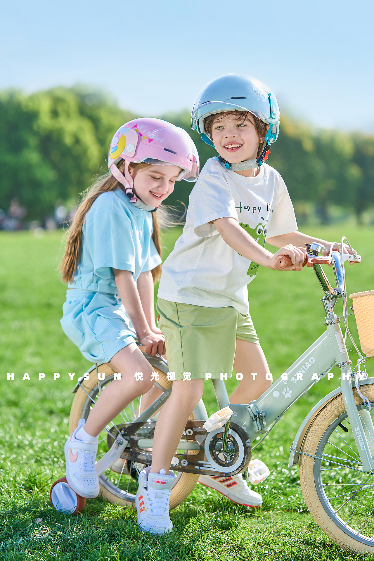 纽维儿童头盔▕ 电动车头盔拍摄 X HAPPYSUN（图ZMzY4MzkxNTU2） - 产品摄影 - 站酷设计师悦光视觉原创素材 - 站酷ZCOOL