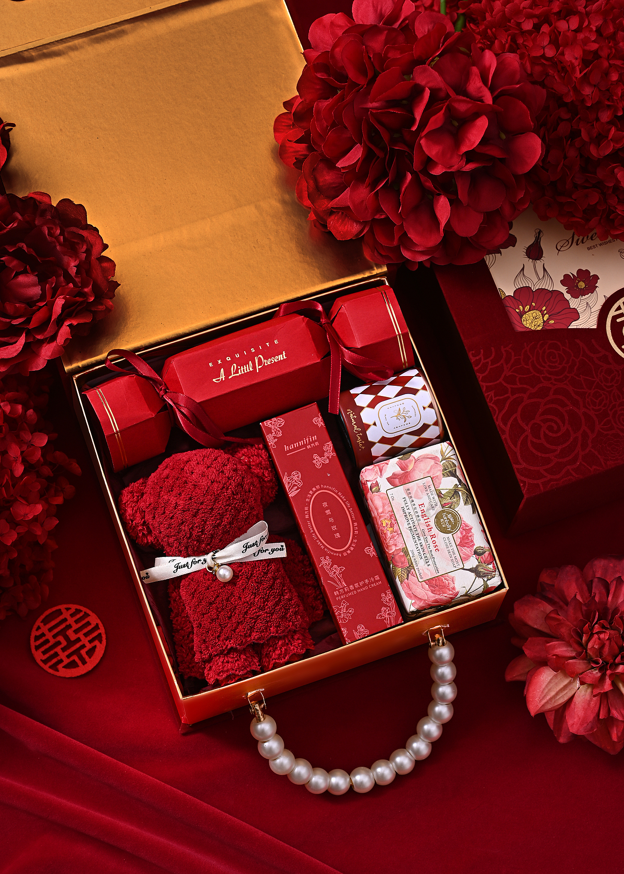 红色化妆盒伴手礼 静物拍摄