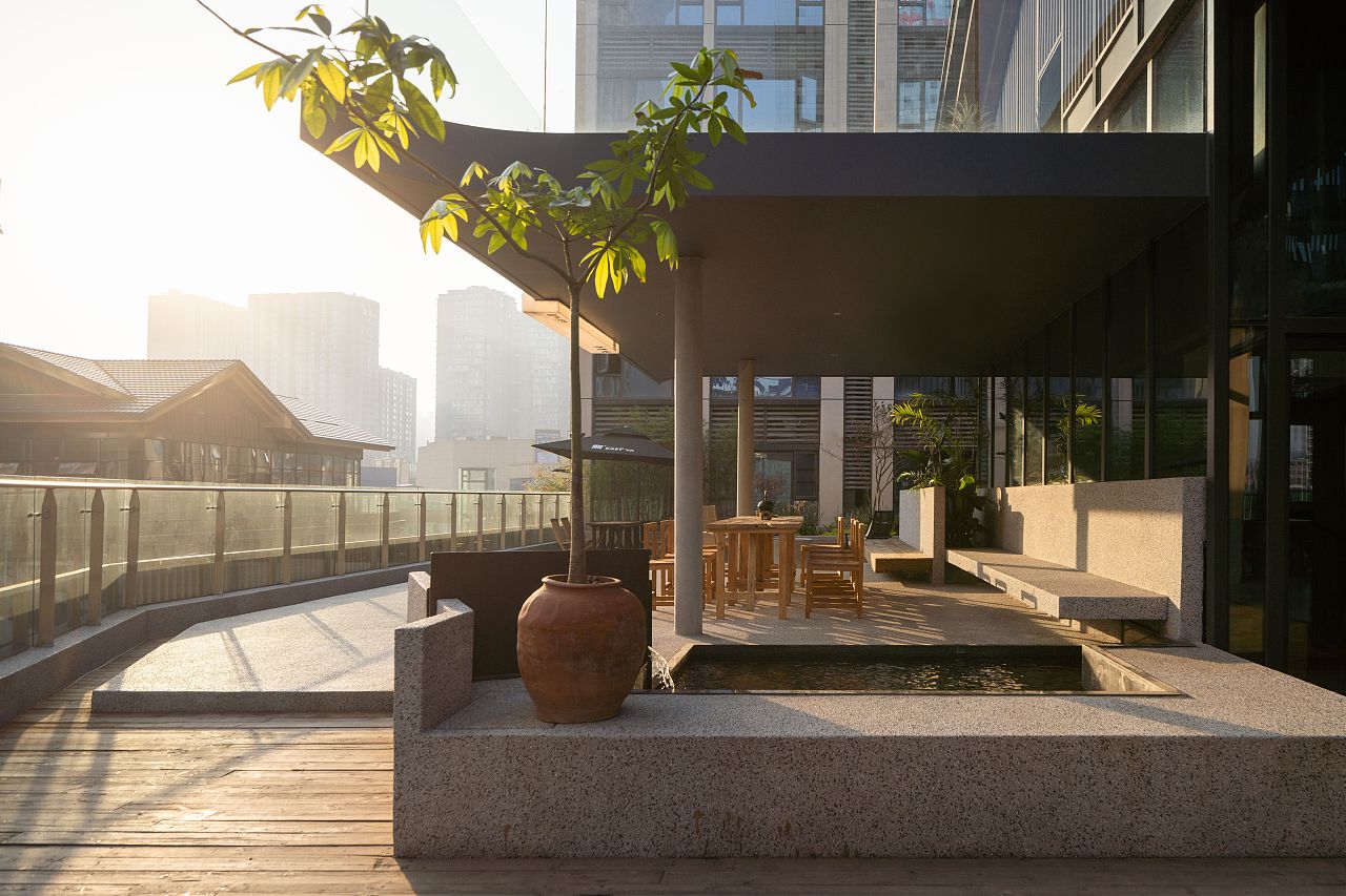 错位社区 - 東鸦EAST'YA