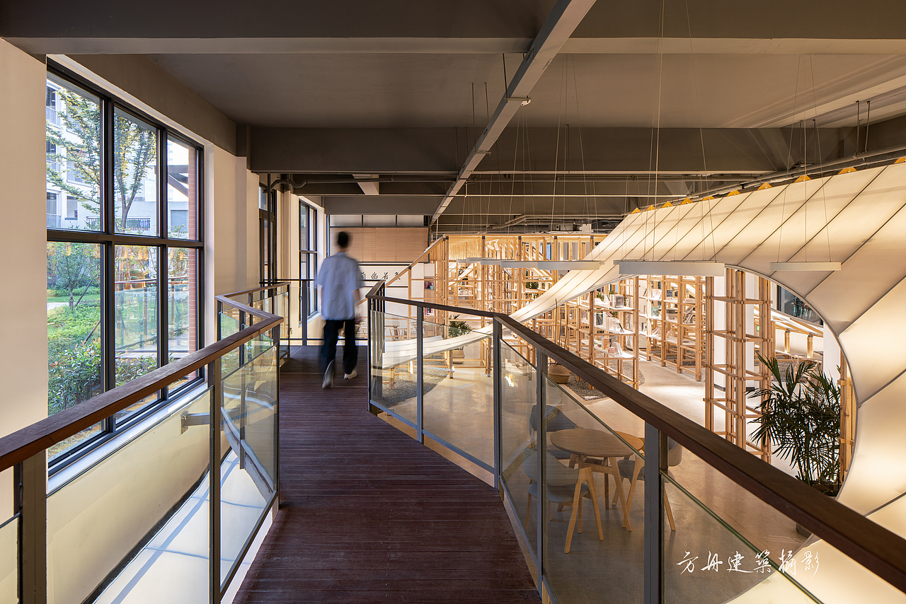 建筑空间摄影-杭州余杭高中新华书店