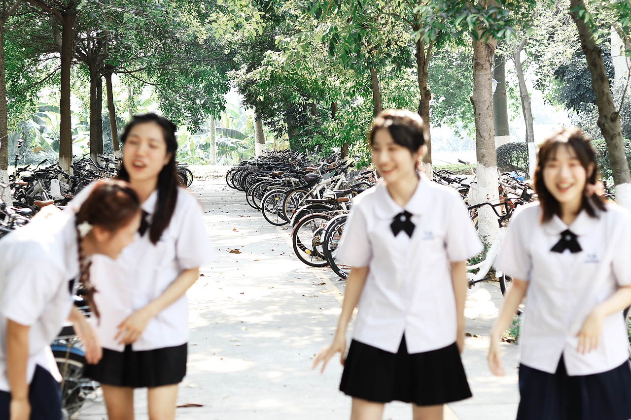 先拍照再拥抱||日系跟拍多人毕业照(一)