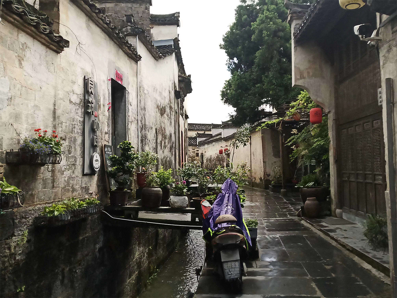 雨后小巷（图ZMzEzNDg2NTc2） - 环境/建筑摄影 - 站酷设计师马上飞燕原创素材 - 站酷ZCOOL