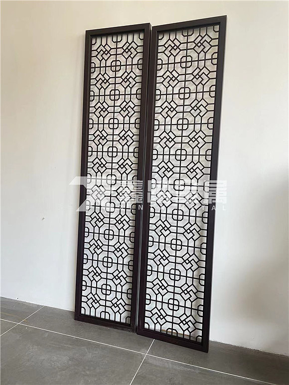 “中式局”古铜色不锈钢镂空屏风入户玄关装修图