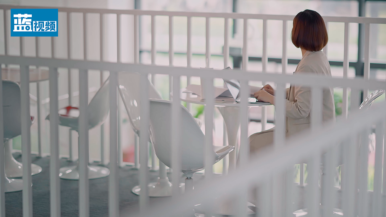 大数据分析师 |《我们的新打工人》系列专题片（图ZMzY0Njk4NTAw） - 宣传片 - 站酷设计师蓝视频工作室原创素材 - 站酷ZCOOL