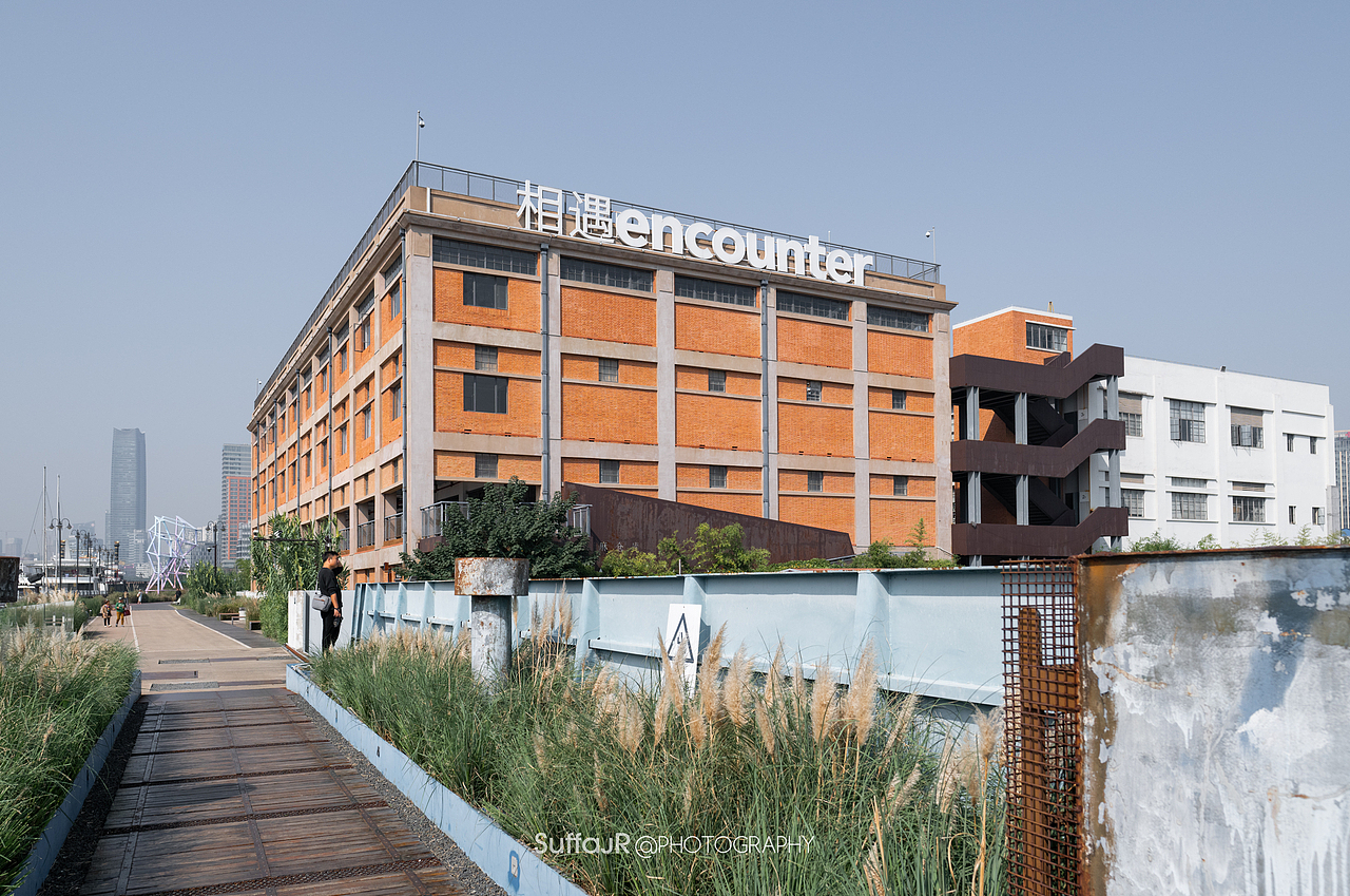 街头摄影 上海滨江之间