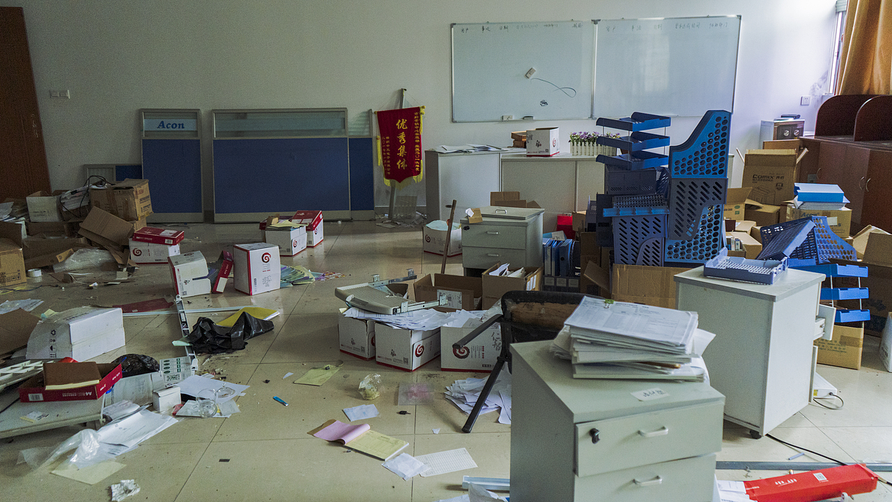 【人类清除记忆开机仪式】（图ZMzY1MzI3MzI0） - 人文/纪实摄影 - 站酷设计师LMF会一直做摄影原创素材 - 站酷ZCOOL