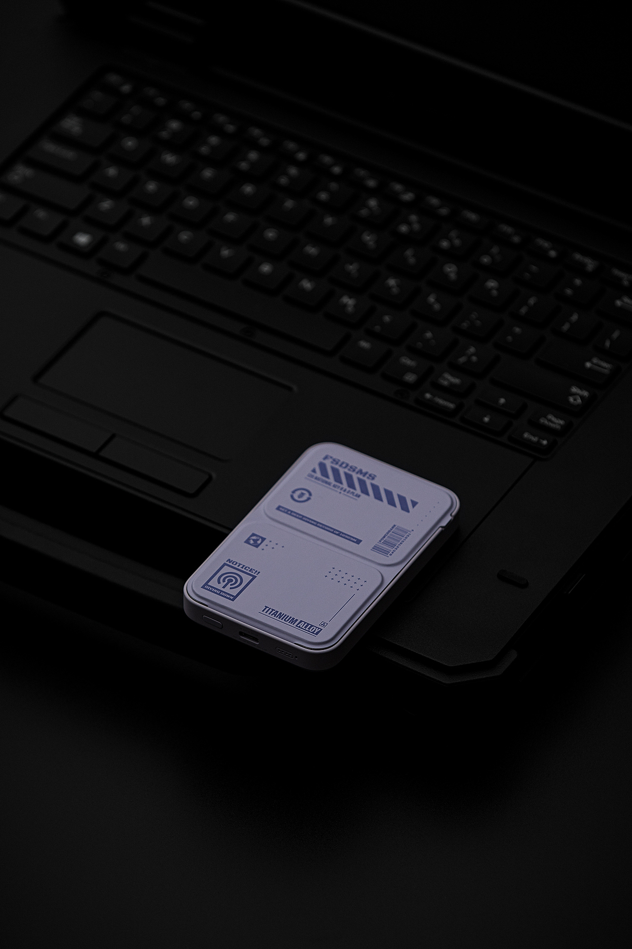 随手拍丨ROCK磁吸支架充电宝