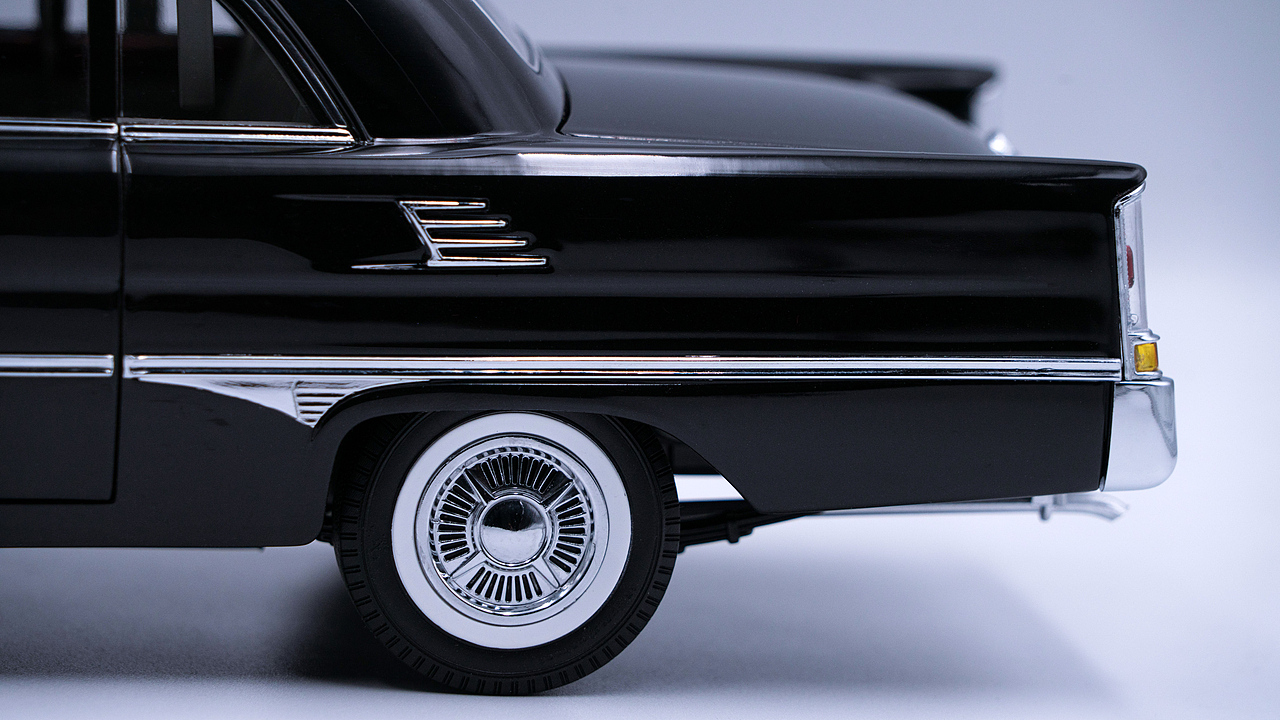 红旗CA72 1:18 世纪龙