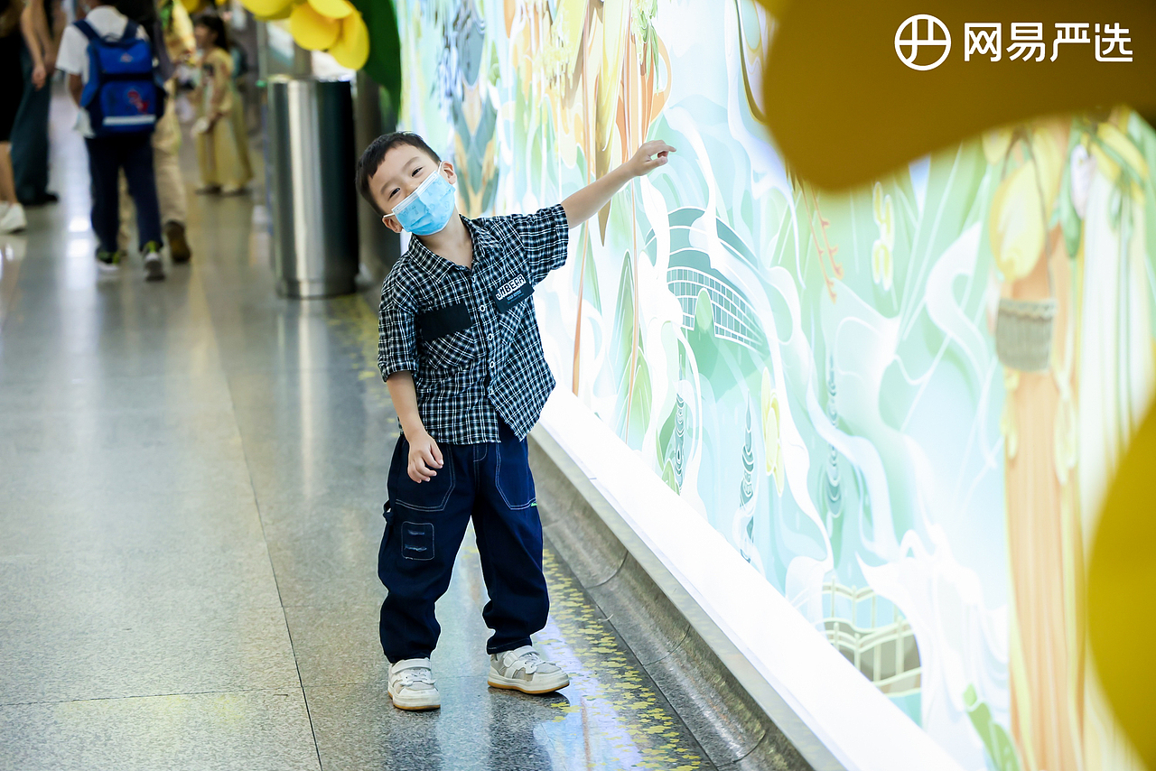 网易严选——空山桂雨香氛国风插画（图ZMzE3MzAyMDY0） - 商业插画 - 站酷设计师目目桃原创素材 - 站酷ZCOOL