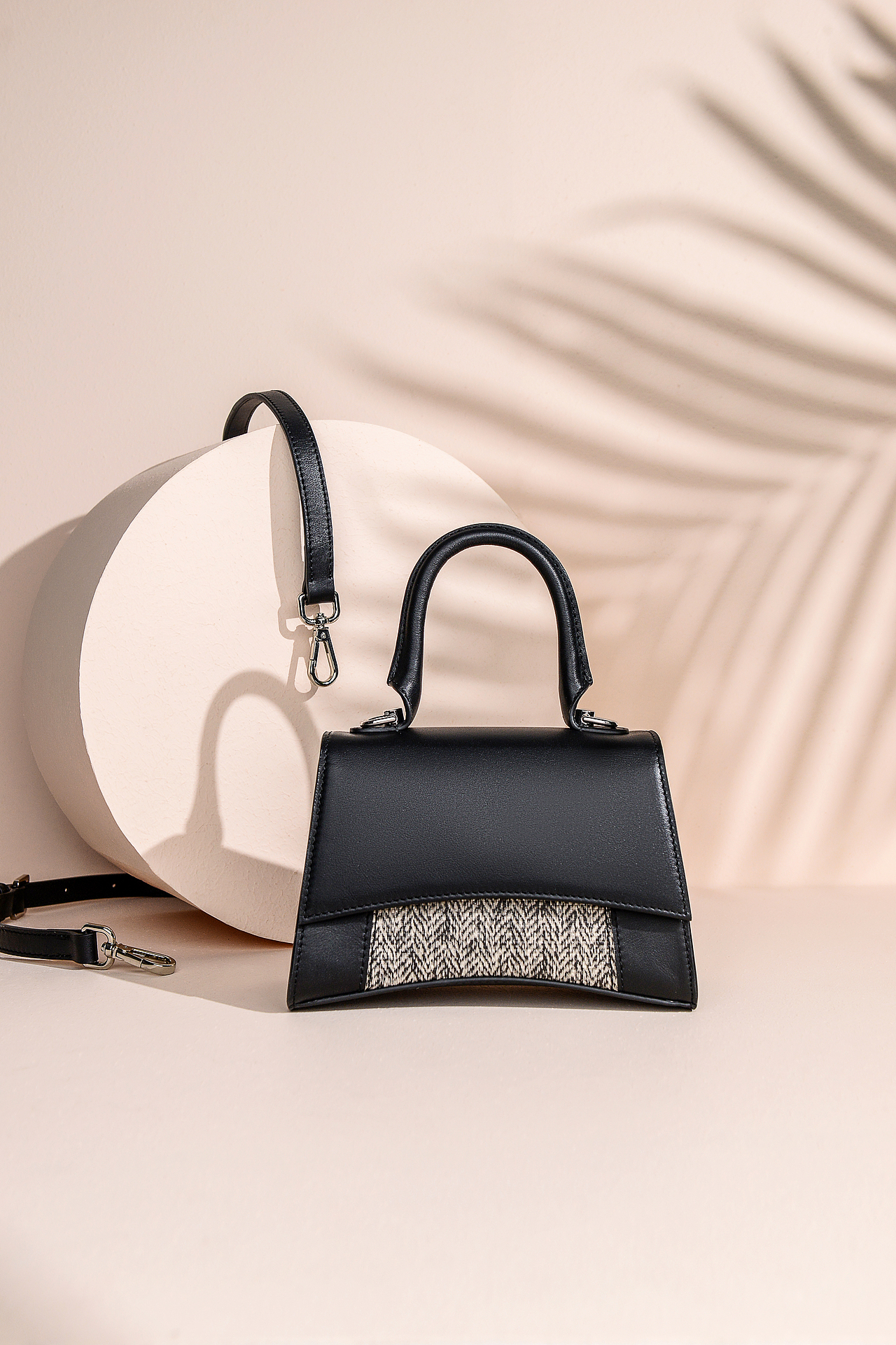 女包摄影 ｜ 女包场景 创意女包 箱包皮具（图ZMzMwODMwNjMy） - 产品摄影 - 站酷设计师Titan泰原创素材 - 站酷ZCOOL