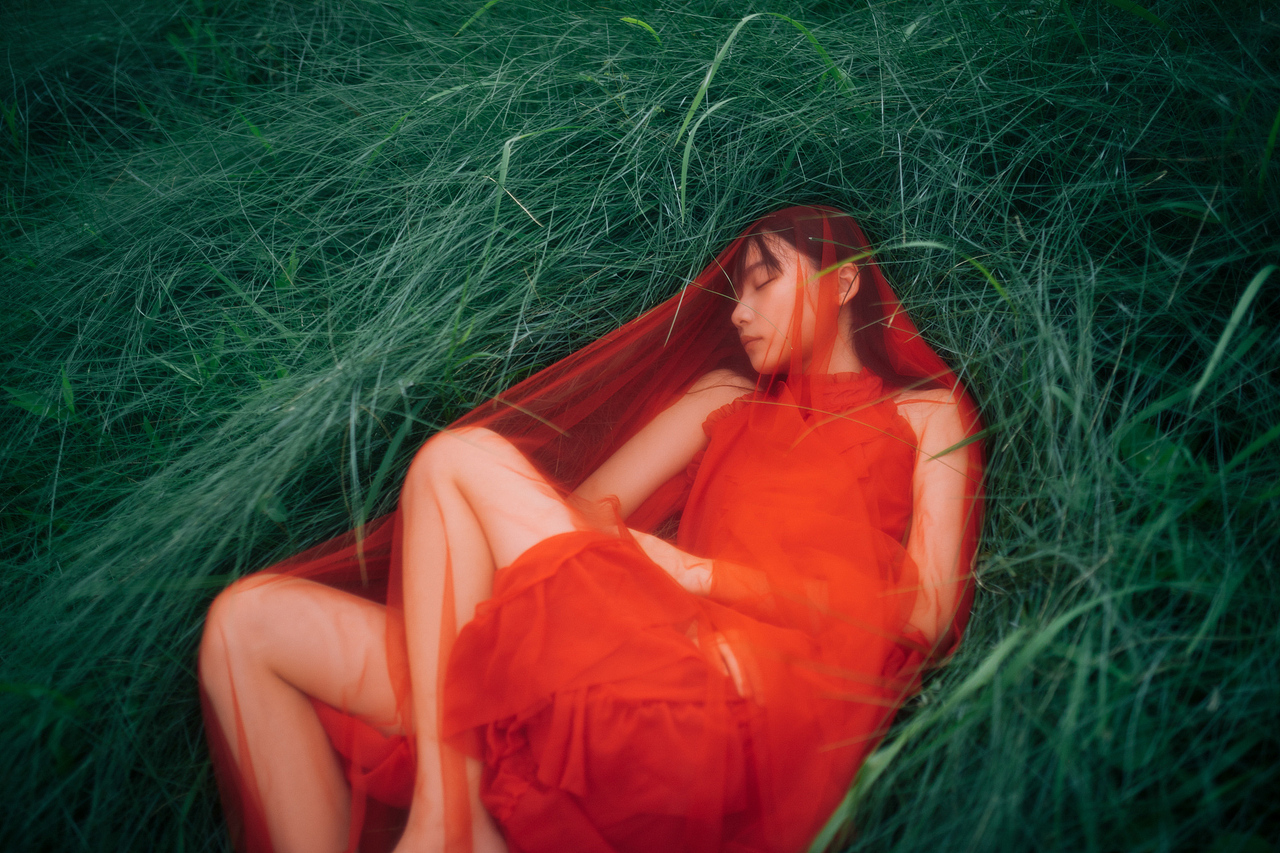 那人那树（图ZMzA5NTkwMTAw） - 人像摄影 - 站酷设计师月海沫原创素材 - 站酷ZCOOL