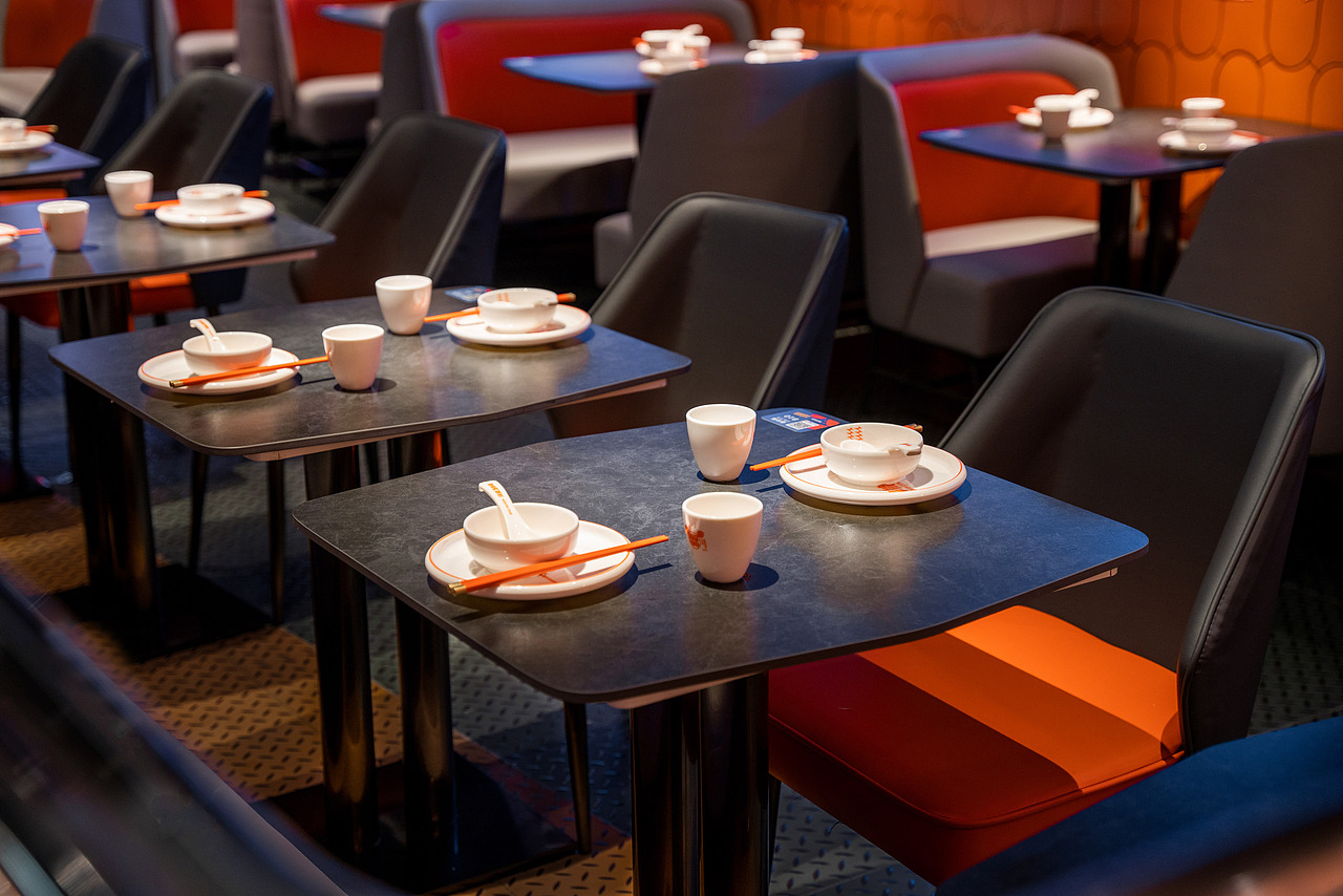 餐饮品牌全案设计，摩能·肉蟹煲，将所有消极大蟹八块（图ZMzA2MDA1NDA0） - 酒店餐饮设计 - 站酷设计师艺鼎装饰设计原创素材 - 站酷ZCOOL