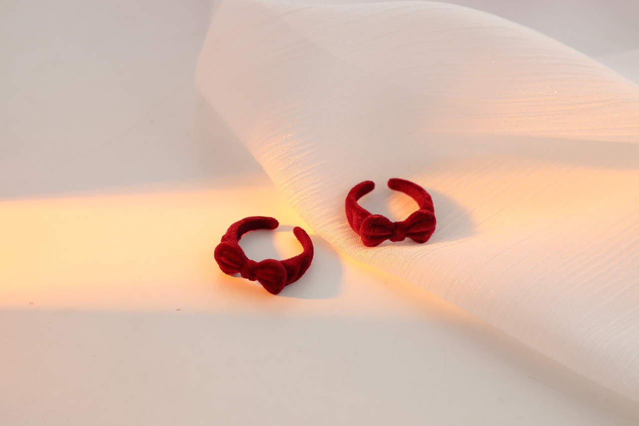 饰品（图ZMzUwNDM2NjE2） - 产品摄影 - 站酷设计师摄影师邓焱原创素材 - 站酷ZCOOL