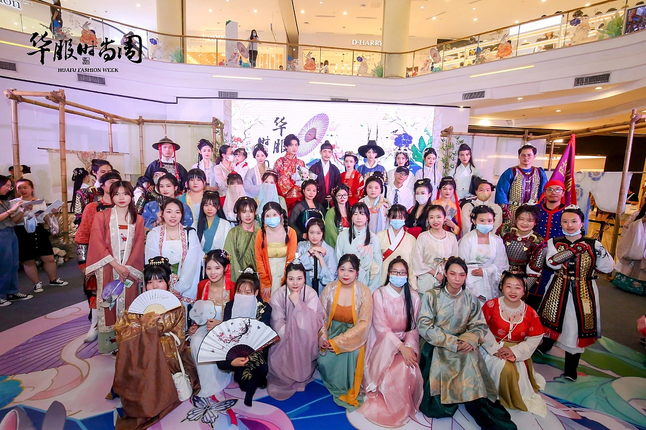 2020杭州湖滨银泰华服时尚周