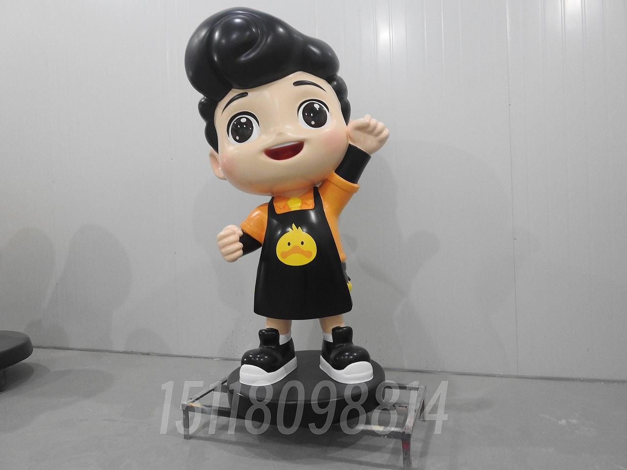 企业吉祥物玻璃钢雕塑IP形象摆件