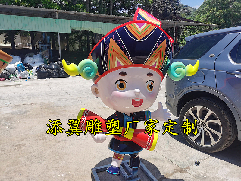 玻璃钢卡通民族人物雕塑与各民族文化碰撞、交织、融合