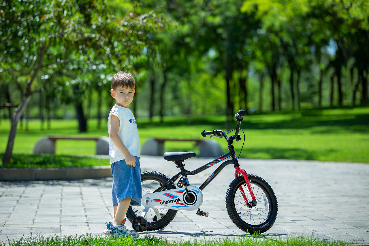 童车产品外景（图ZMzE2MTM5OTg0） - 人像摄影 - 站酷设计师皆欢原创素材 - 站酷ZCOOL