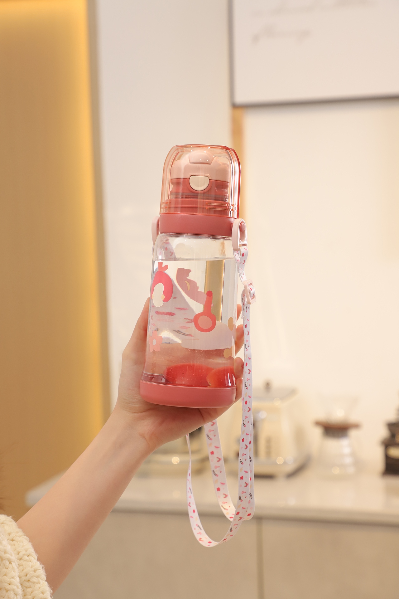 儿童水杯（图ZMzM1MTI1ODky） - 产品摄影 - 站酷设计师不是偷你猪的那位原创素材 - 站酷ZCOOL