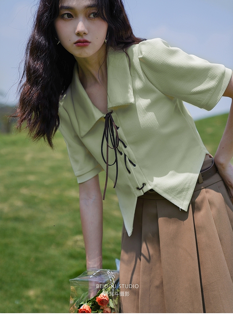 模特拍摄 短款上衣拍摄 纯欲辣妹风拍照 短袖t恤拍摄