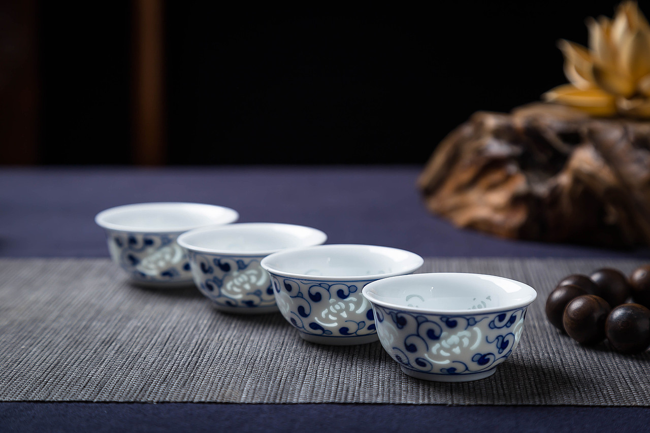 景德镇手绘青花玲珑茶具套组（图ZMzAzMDcyNTk2） - 产品摄影 - 站酷设计师鸿霖厨卫原创素材 - 站酷ZCOOL