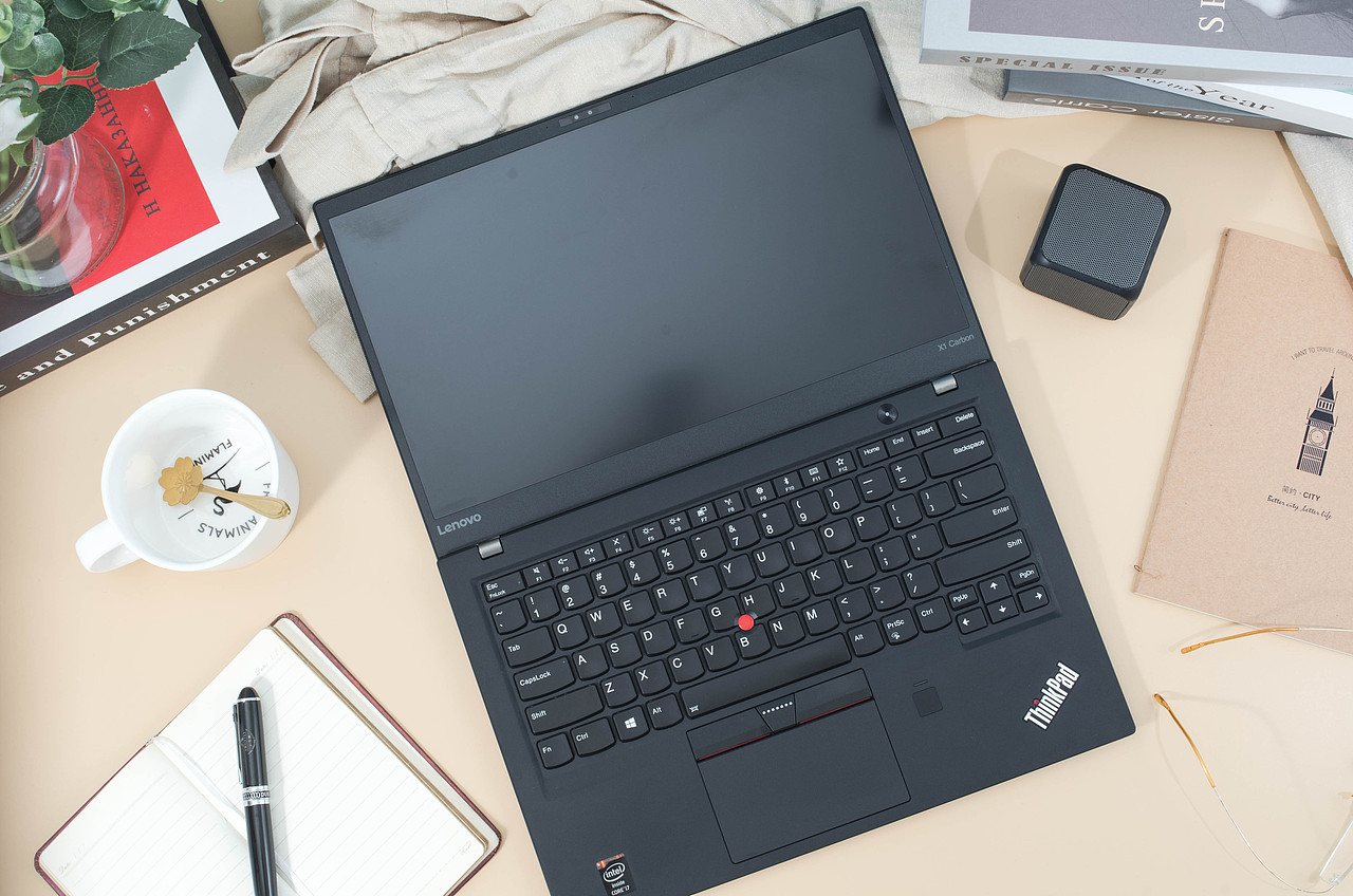 3C数码二手笔记本ThinkPad静物拍摄创意场景