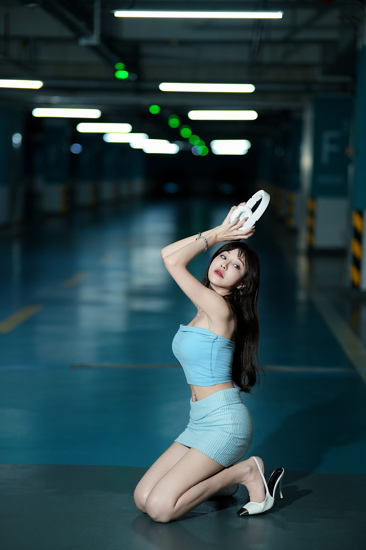 我在华贸的地下室听歌