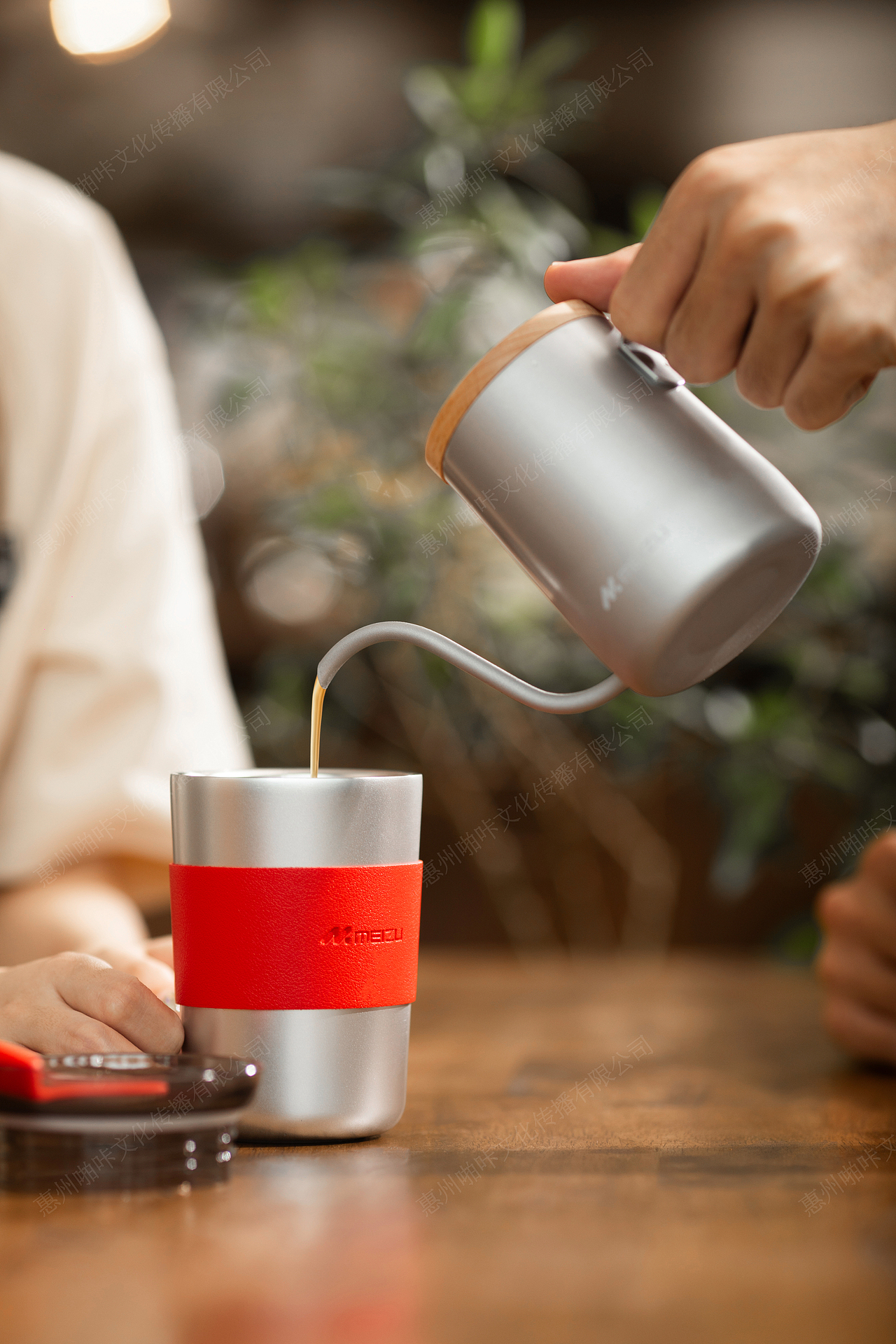 魅族中秋礼盒人像拍摄（图ZMzUxODA3MjI0） - 产品摄影 - 站酷设计师啪咔文化传播原创素材 - 站酷ZCOOL