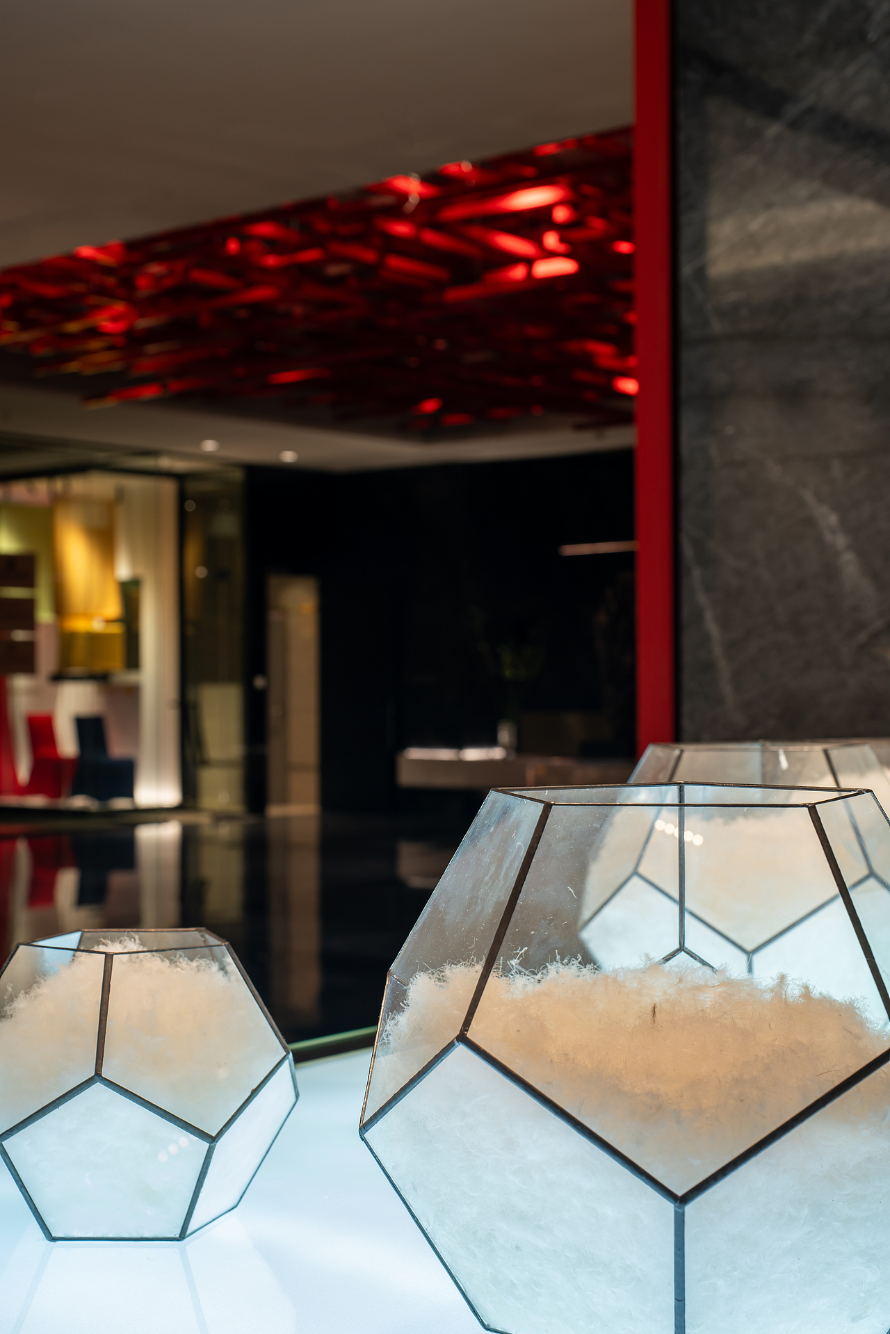 以梭代笔,以丝作画