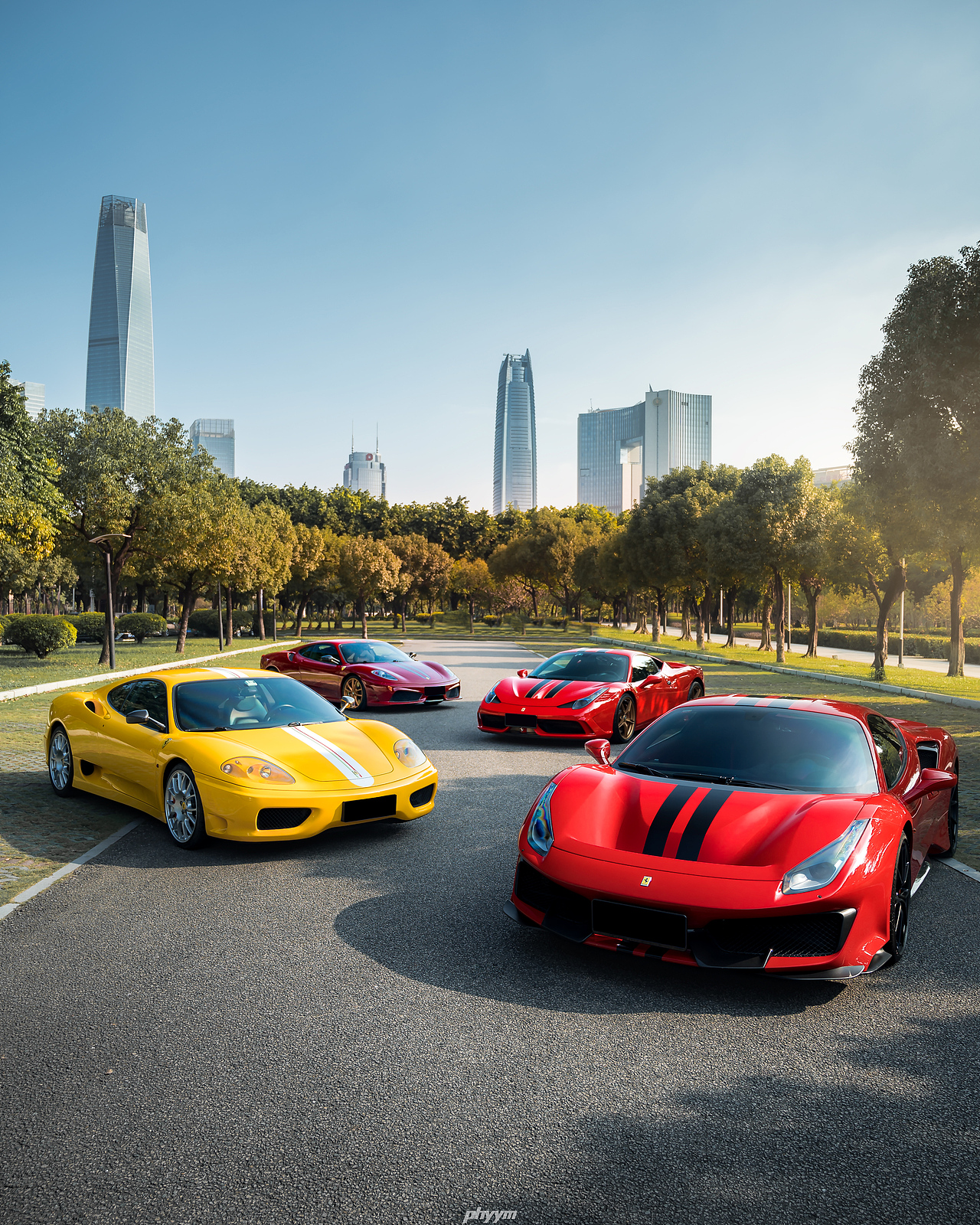 汽車攝影：法拉利旗艦 四代同堂（圖ZMzY5MTk0NTQw） - 產(chǎn)品攝影 - 站酷設(shè)計(jì)師phyym玉米原創(chuàng)素材 - 站酷ZCOOL