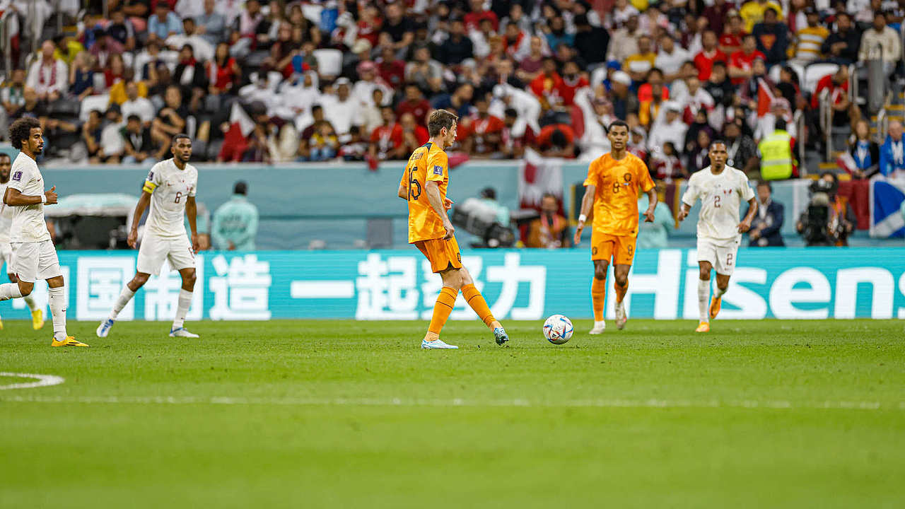 荷兰VS卡塔尔，2022世界杯东道主落幕（图ZMzI0MDcyNTc2） - 人文/纪实摄影 - 站酷设计师虾糊土豆原创素材 - 站酷ZCOOL