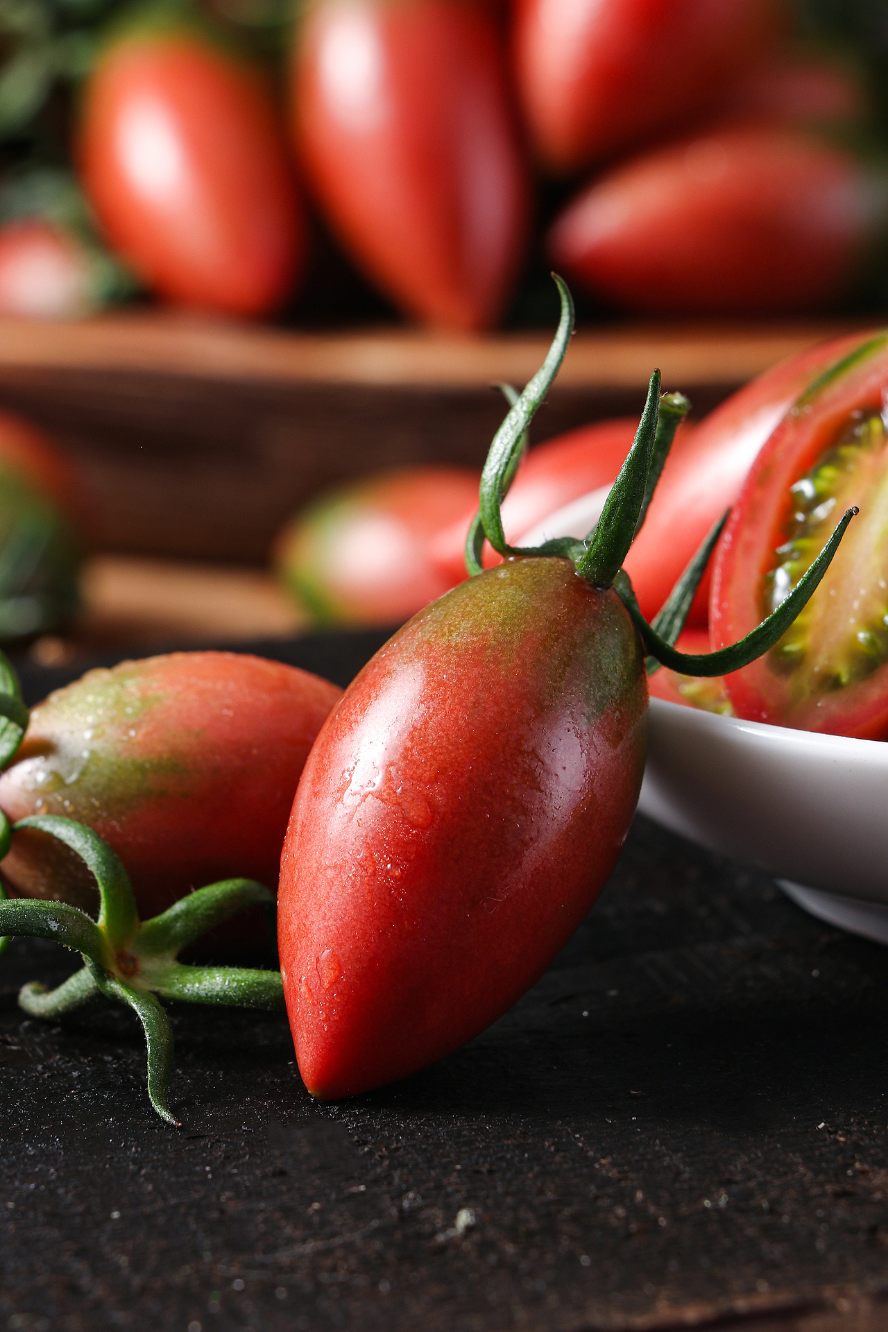 紫弹头圣女果 水果蔬菜 鲜甜美味 场景化拍摄（图ZMzIyMTEwMDQ4） - 产品摄影 - 站酷设计师光绪摄影工作室原创素材 - 站酷ZCOOL
